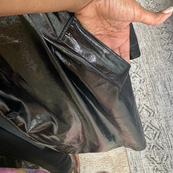 Classic Trench with Style - Picture 4 of 12